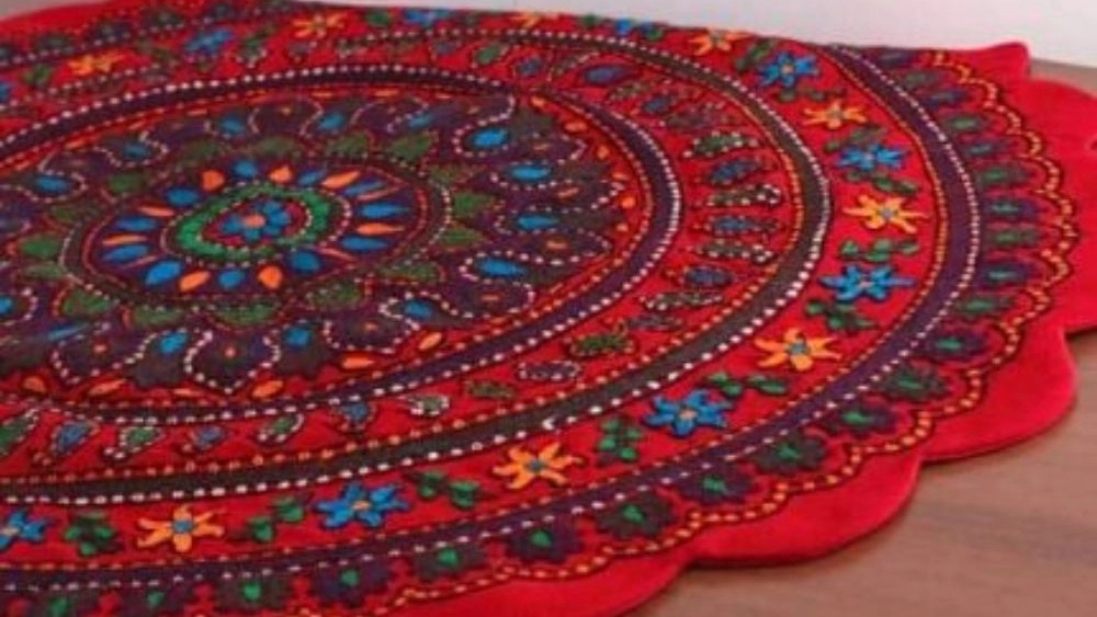 رومیزی پته گرد دست دوز انتخابی لوکس برای منزل