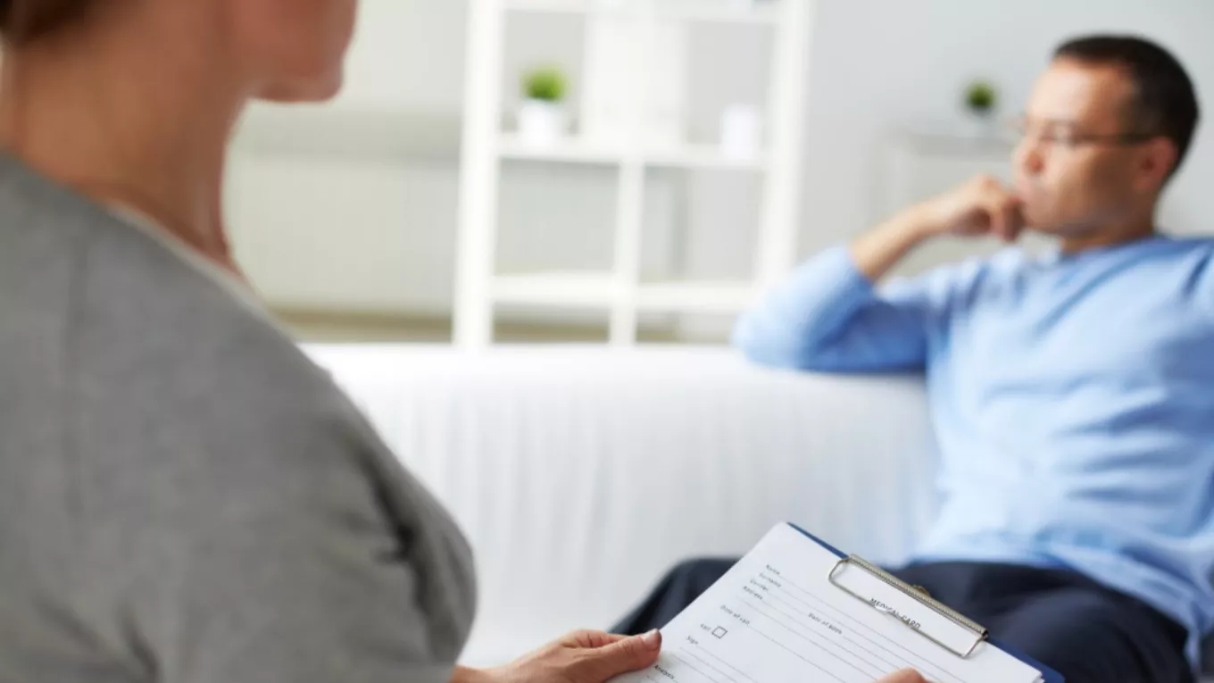 چه زمانی به پزشک مراجعه کنیم؟