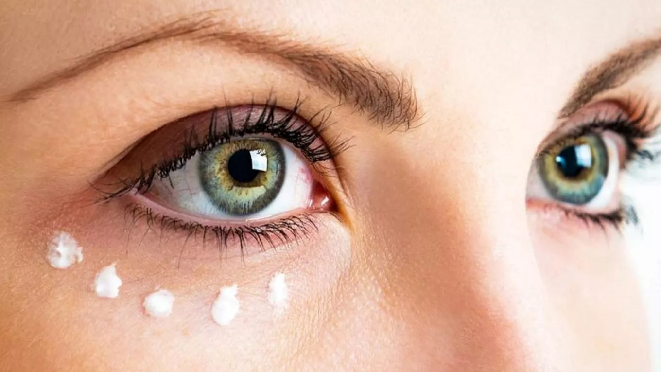 ویژگی یک کرم دور چشم خوب