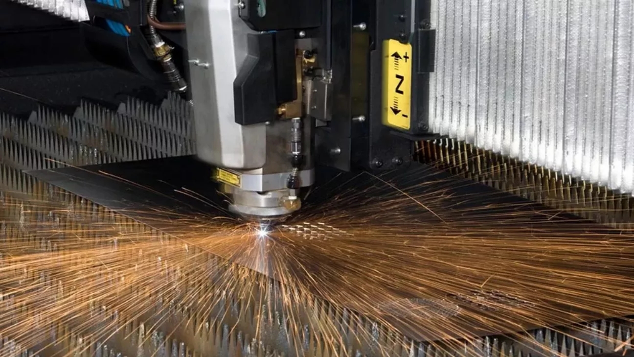 انواع دستگاه CNC  و مزایای آن