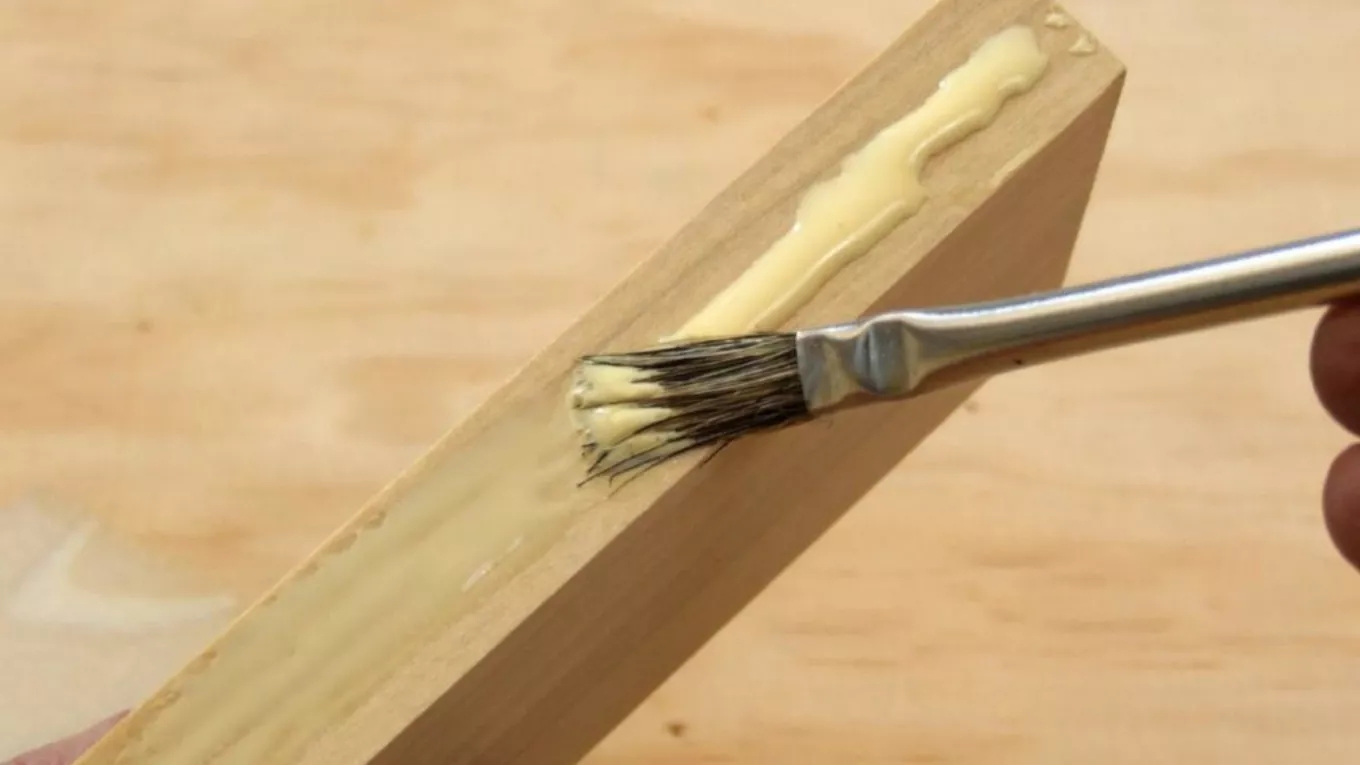 چسب چوب بی رنگ چیست و انواع آن