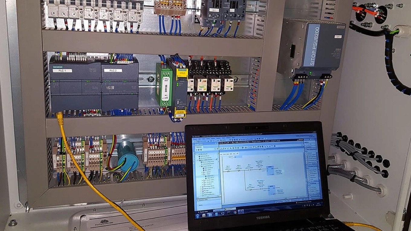 معرفی انواع plc و بررسی مزایا و معایب هرکدام نسبت به یکدیگر