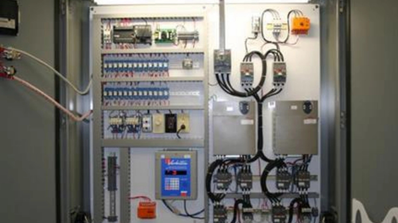 معرفی انواع plc و بررسی مزایا و معایب هرکدام نسبت به یکدیگر