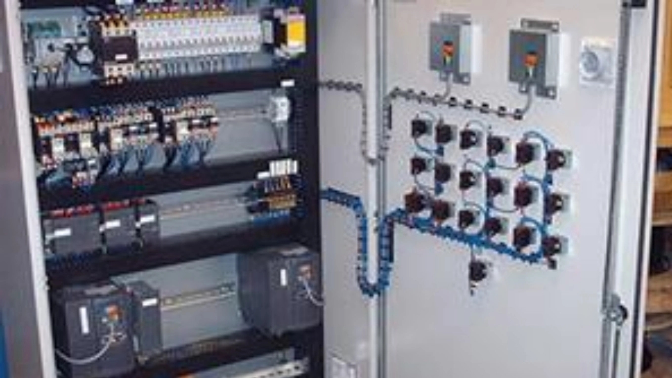 معرفی انواع plc و بررسی مزایا و معایب هرکدام نسبت به یکدیگر