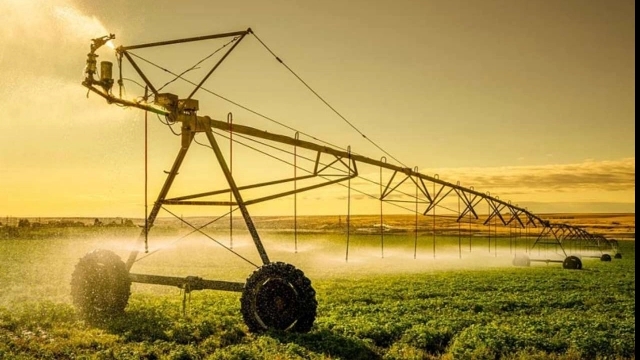 سیستم آبیاری بارانی چیست و چگونه کار می کند؟