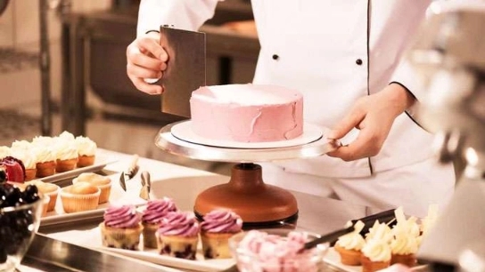 از مهم‌ترین و کاربردی‌ترین ابزارهای قنادی