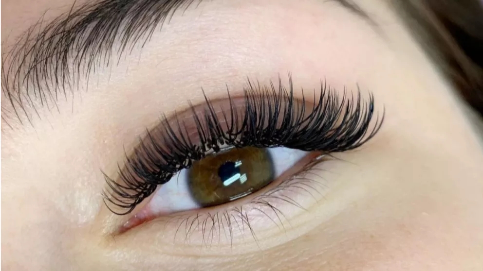 تفاوت مژه اسپایکی و والیوم