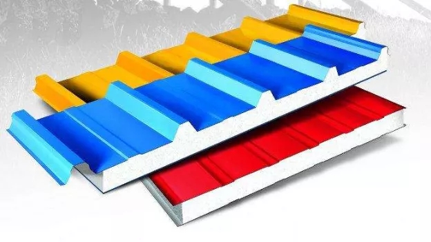 چرا از ساندویچ پانل‌ های سقفی و دیواری استفاده می‌کنیم؟