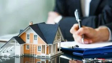 یک مشاور املاک چه خدماتی را انجام می‌دهد؟
