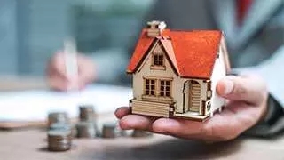 یک مشاور املاک چه خدماتی را انجام می‌دهد؟