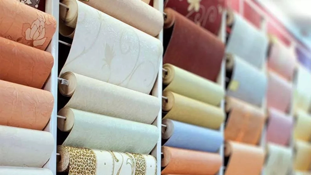 چرا کاغذ دیواری بهتر از رنگ است؟