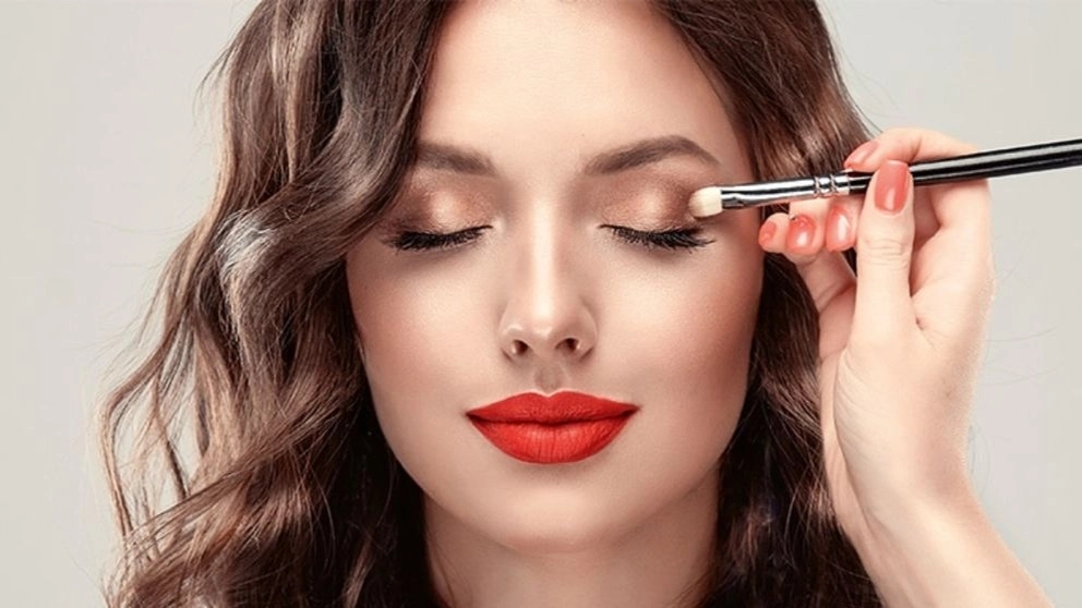 فرق آرایش لایت با اسموکی