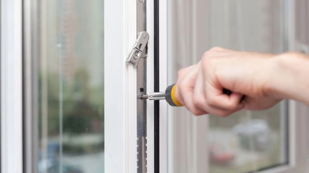 چگونه پنجره دوجداره را رگلاژ کنیم؟