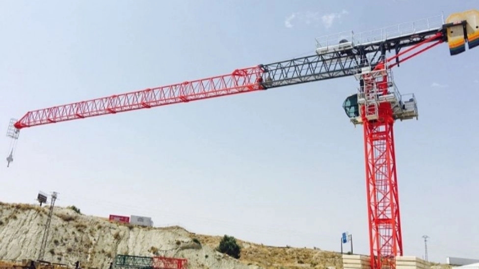 Types of tower cranes