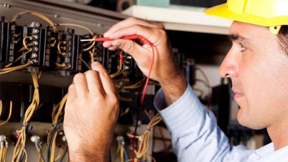 وظایف برقکار ساختمانی