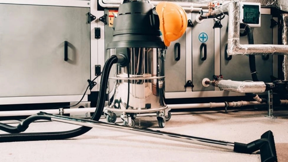 Industrial vacuum cleaner maintenance tips