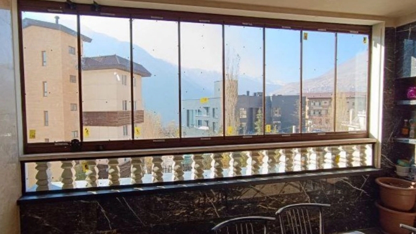 آشنایی با انواع شیشه بالکن