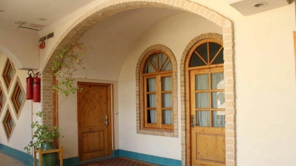 ویژگی درب و پنجره چوبی نگار جام در شهریار تهران