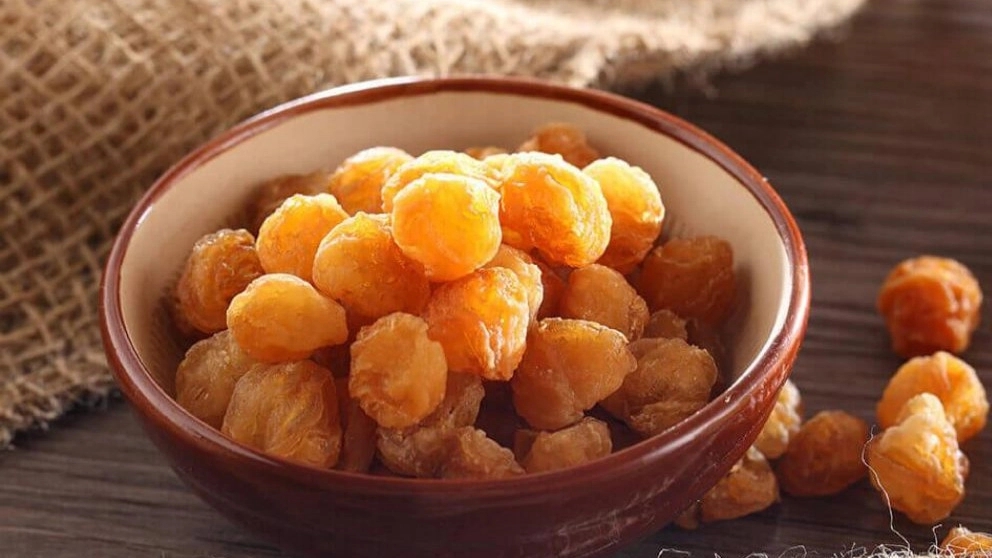 آلو بخارا چیست؟