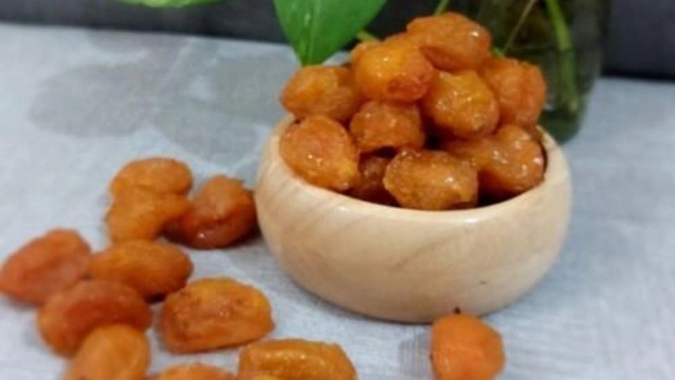 آلو بخارا چیست؟