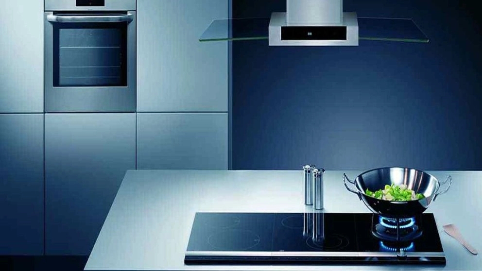 هود و سینک و اجاق گاز قبل از کابینت