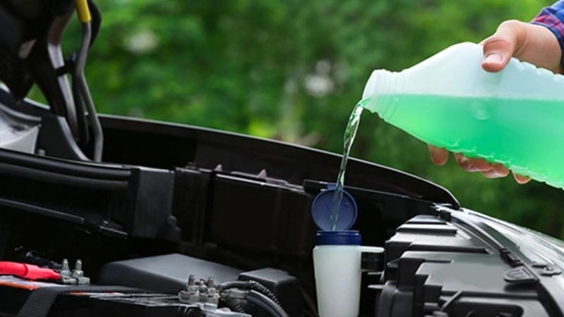 ضدیخ چیست و چگونه باید از آن استفاده کرد؟