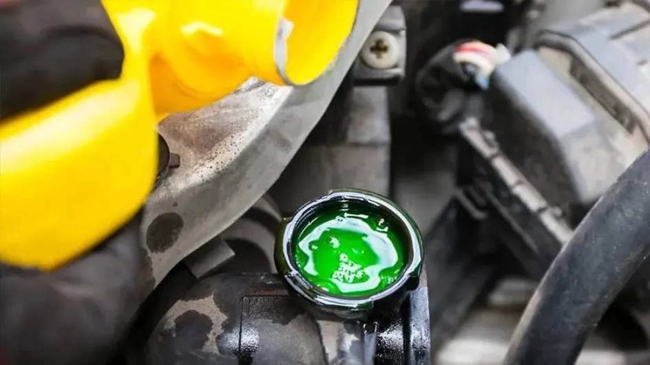 ضدیخ چیست و چگونه باید از آن استفاده کرد؟