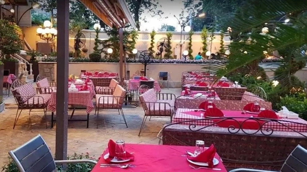 ویژگی  یک باغ رستوران خوب
