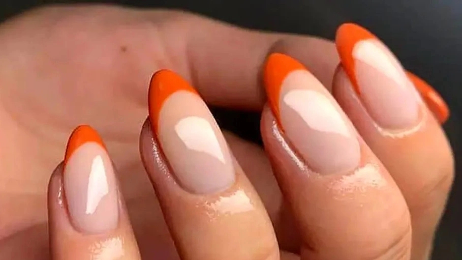 تاثیر رنگ‌ها در کاشت ناخن