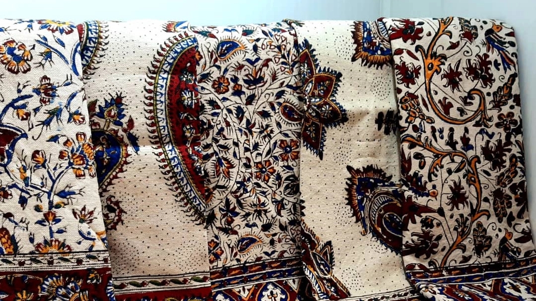 مراحل قلمکاری بر روی پارچه