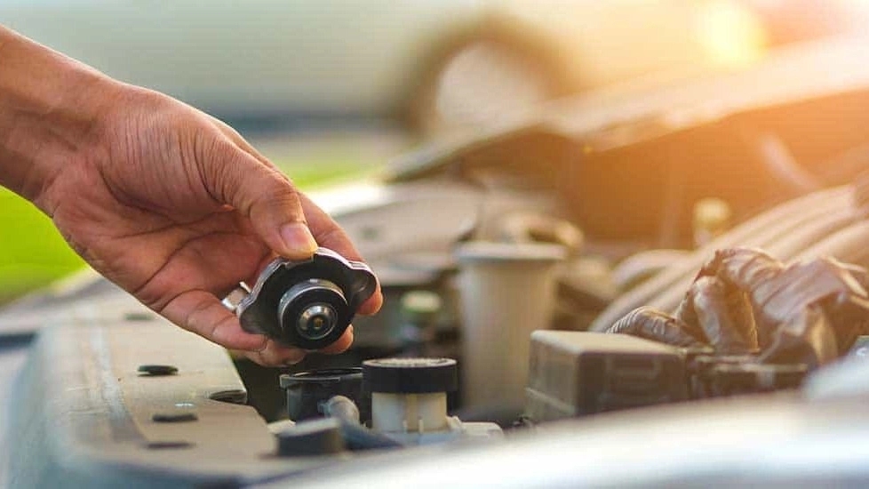 خرید عمده آب رادیاتور و شیشه شور اصل آبشار بوگاتی مروارید در خوزستان از فروشگاه مسعودی