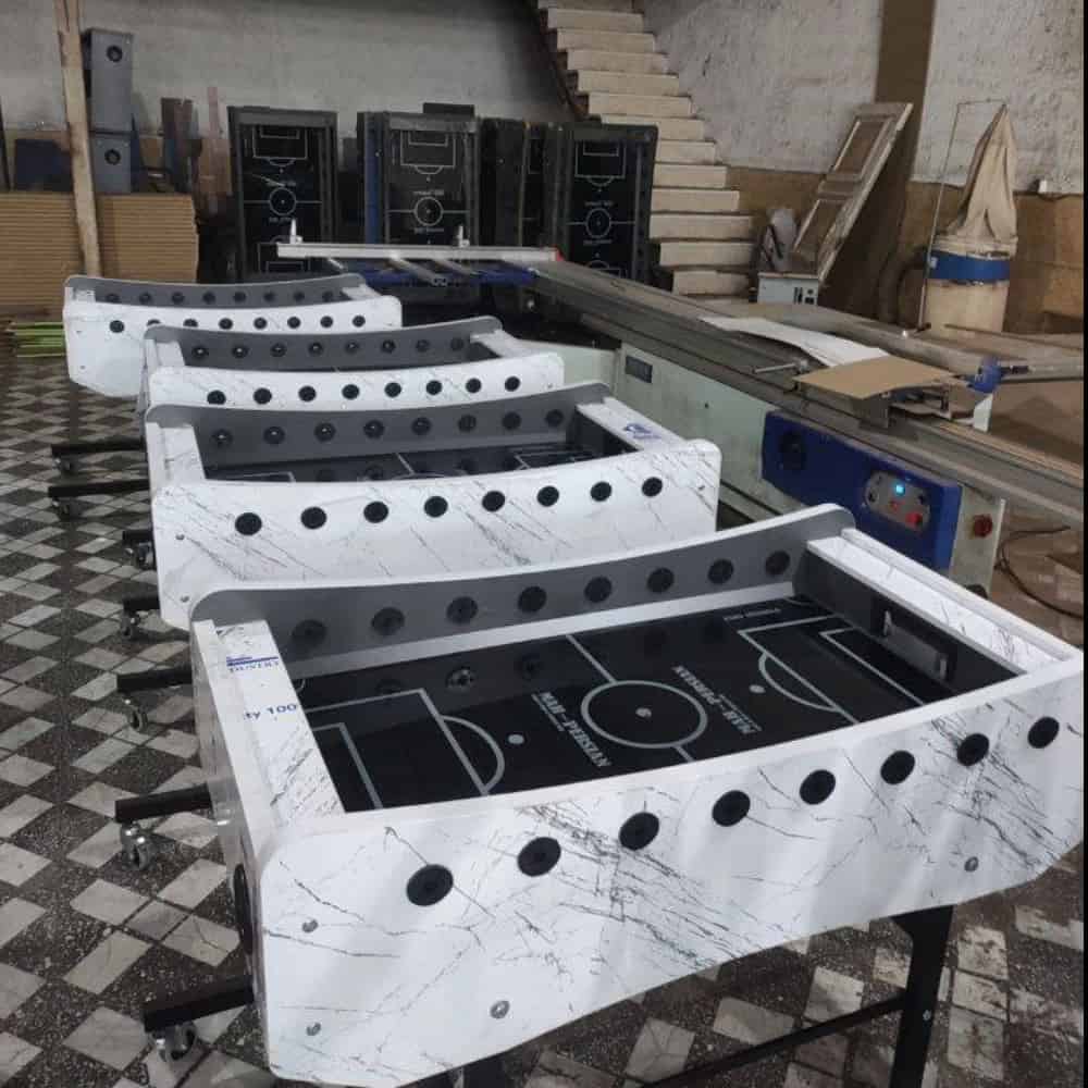 ⁨فوتبال دستی طرح لبخند