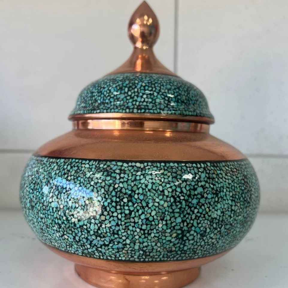 شکلات خوری فیروزه کوب
