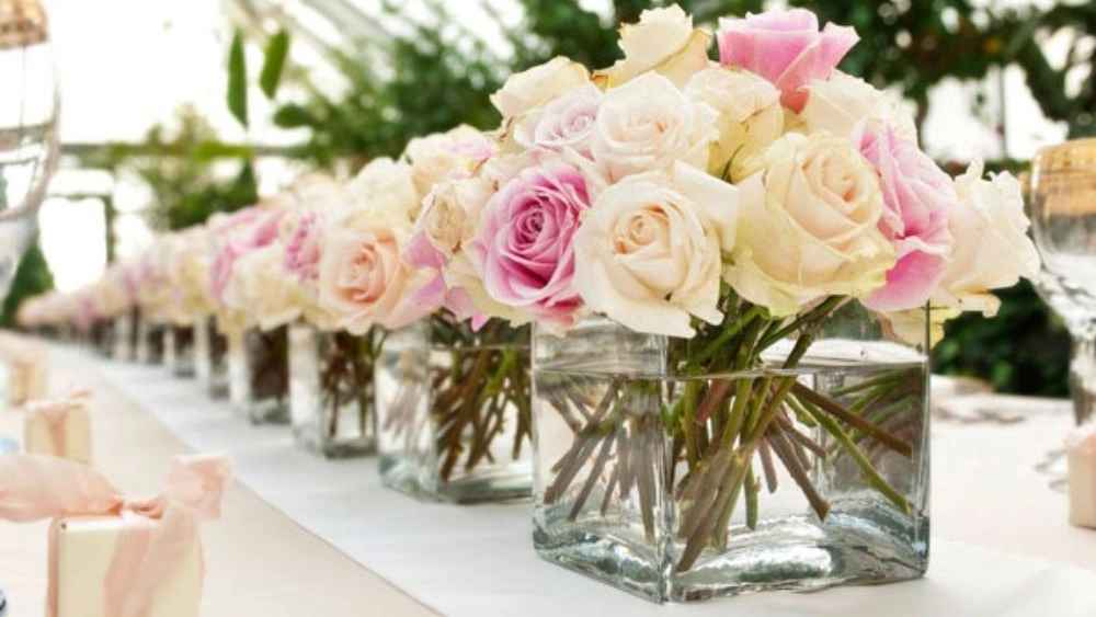 تاج گل افتتاحیه با طراحی حرفه‌ای از گلفروشی آندیا