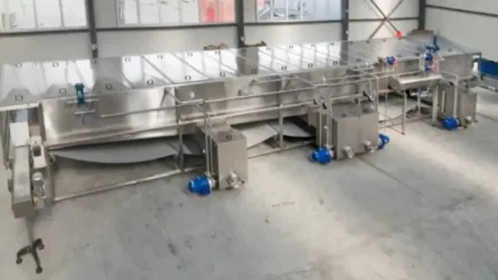 طراحی و ساخت دستگاه بشکه بالابر استیل مواد غذایی