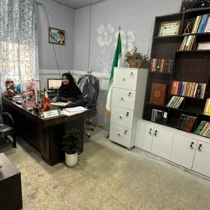 دبیرستان غیردولتی دخترانه