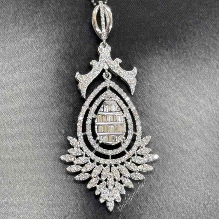 آویز گردنی