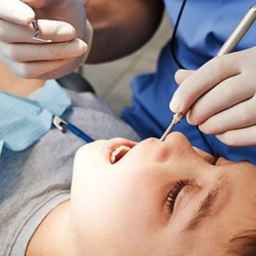 مطب دندانپزشکی دکتراکرم عطارنیا در تهران