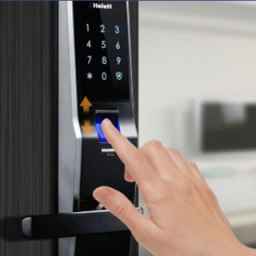 فروشگاه قفل شیرزاد، فروش قفل اثر انگشتی دیجیتال در اصفهان