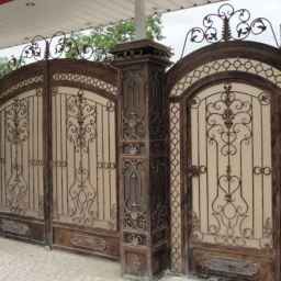 ساخت و نصب انواع درب حفاظ و راه پله و نرده فرفورژه عزیزی در شیراز