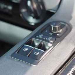 شیشه و آینه خودرو برادران تنها