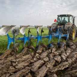 ادوات کشاورزی وصنعتی و ساختمانی و راهسازی سونامی در تهران