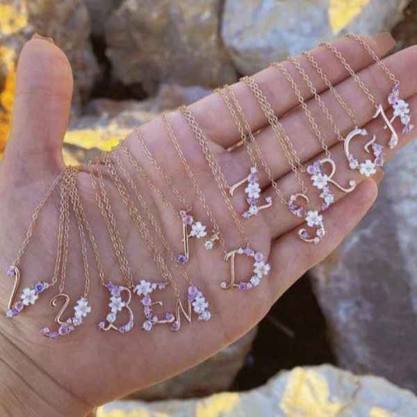 آویزها و گردنبند