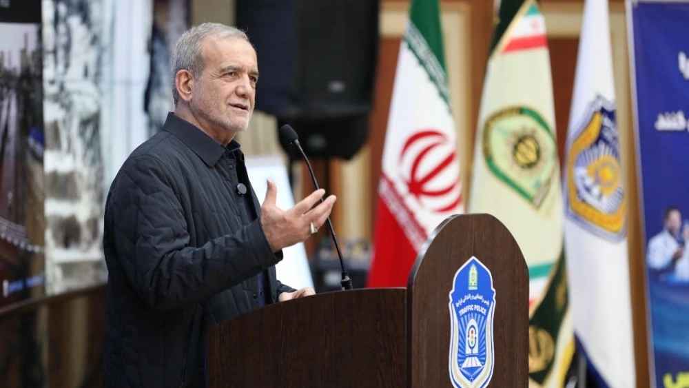 بازدید رئیس جمهور از مرکز اطلاعات و کنترل هوشمند ترافیک پلیس راهور با حضور امدادخودرو کانون جهانگردی
