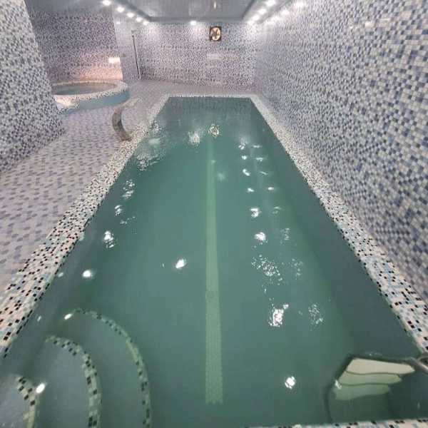 استخر و جکوزی بتنی