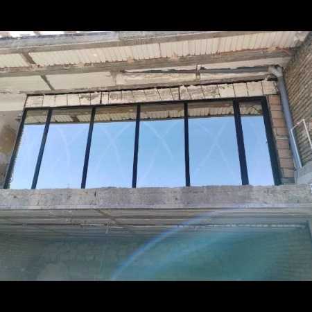 پنجره های رنگی