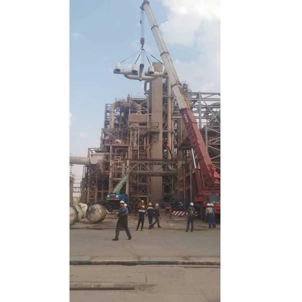 مونتاژ و دمونتاژ قطعات پالایشگاه آبادان با دستگاه ۱۶۰ تن کاتو