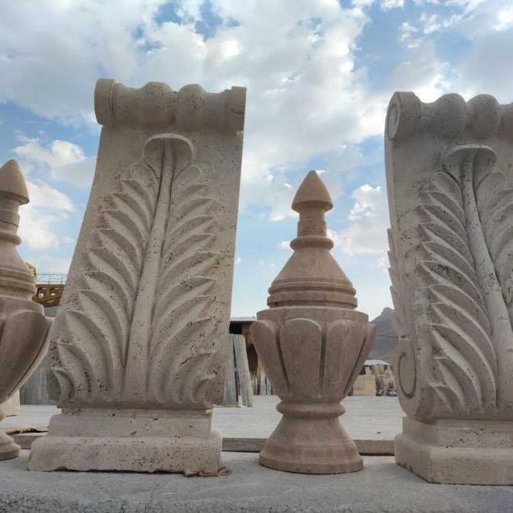 کتیبه و گل سنگی