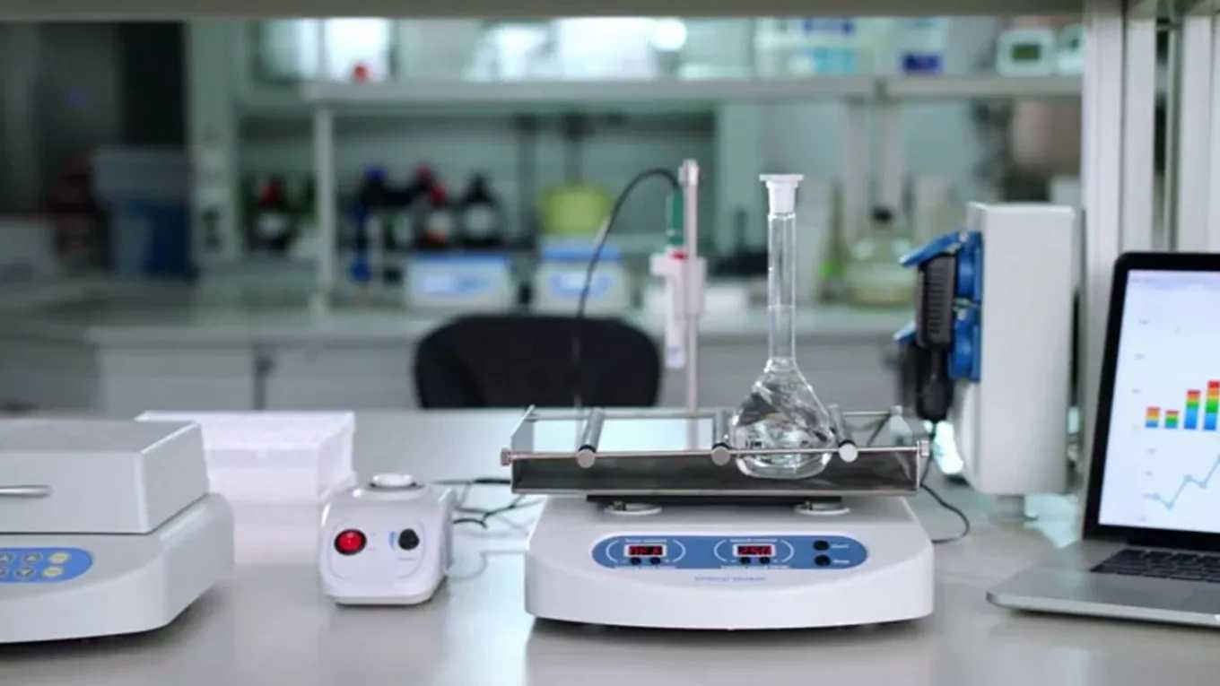 خدمات فروش و سرویس تجهیزات آزمایشگاهی عمران طب ایرانیان در تهران