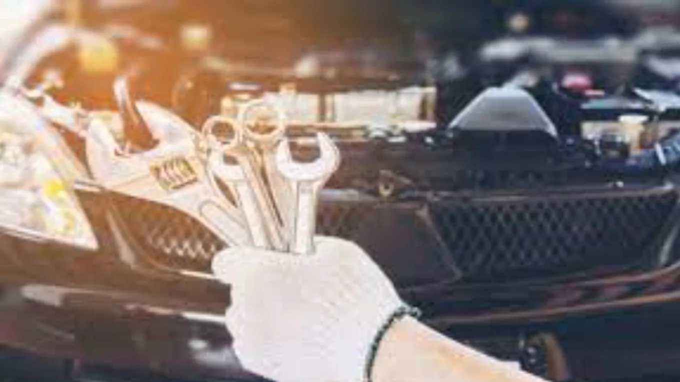 تعمیرگاه تخصصی مزدا امیدوار در شیراز
